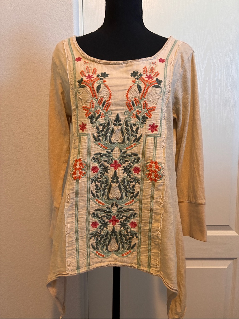 Sundance Embroidered Tunic- long sleeve small